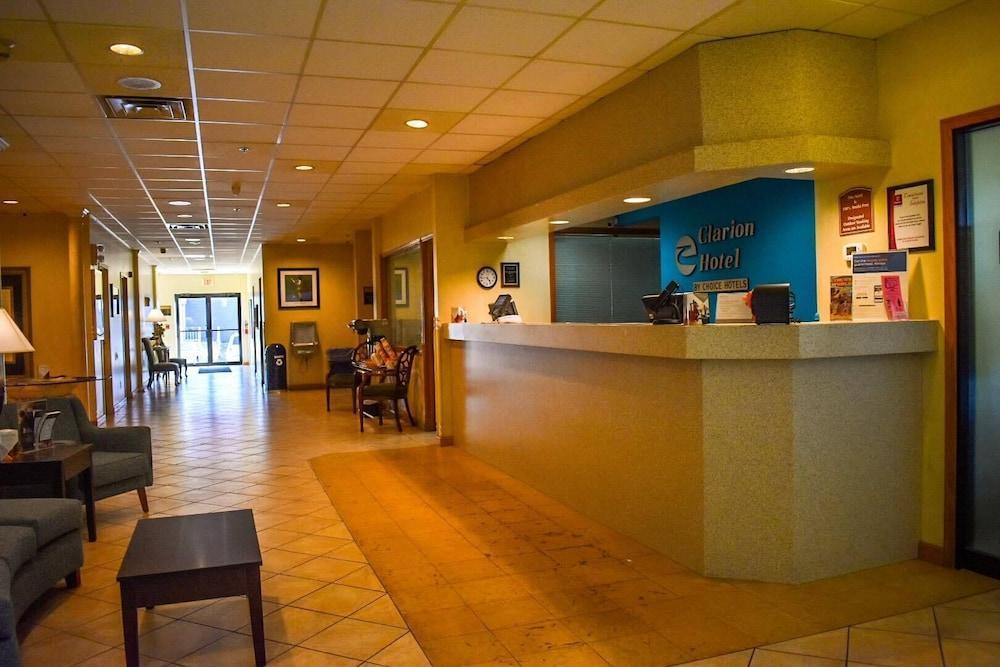 Americinn & Suites By Wyndham Baraboo Event Center מראה חיצוני תמונה