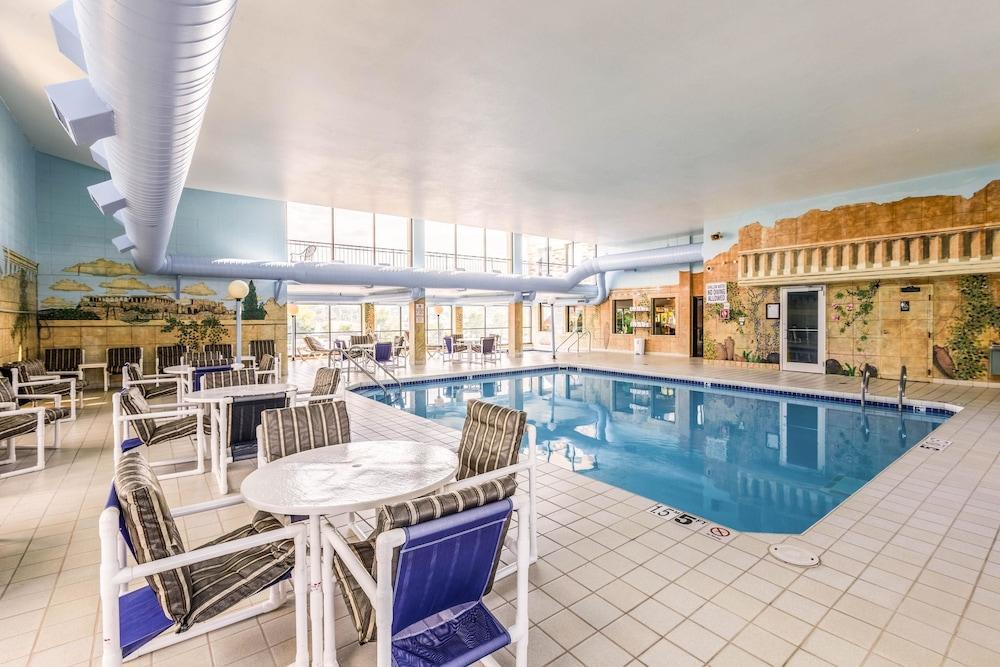 Americinn & Suites By Wyndham Baraboo Event Center מראה חיצוני תמונה