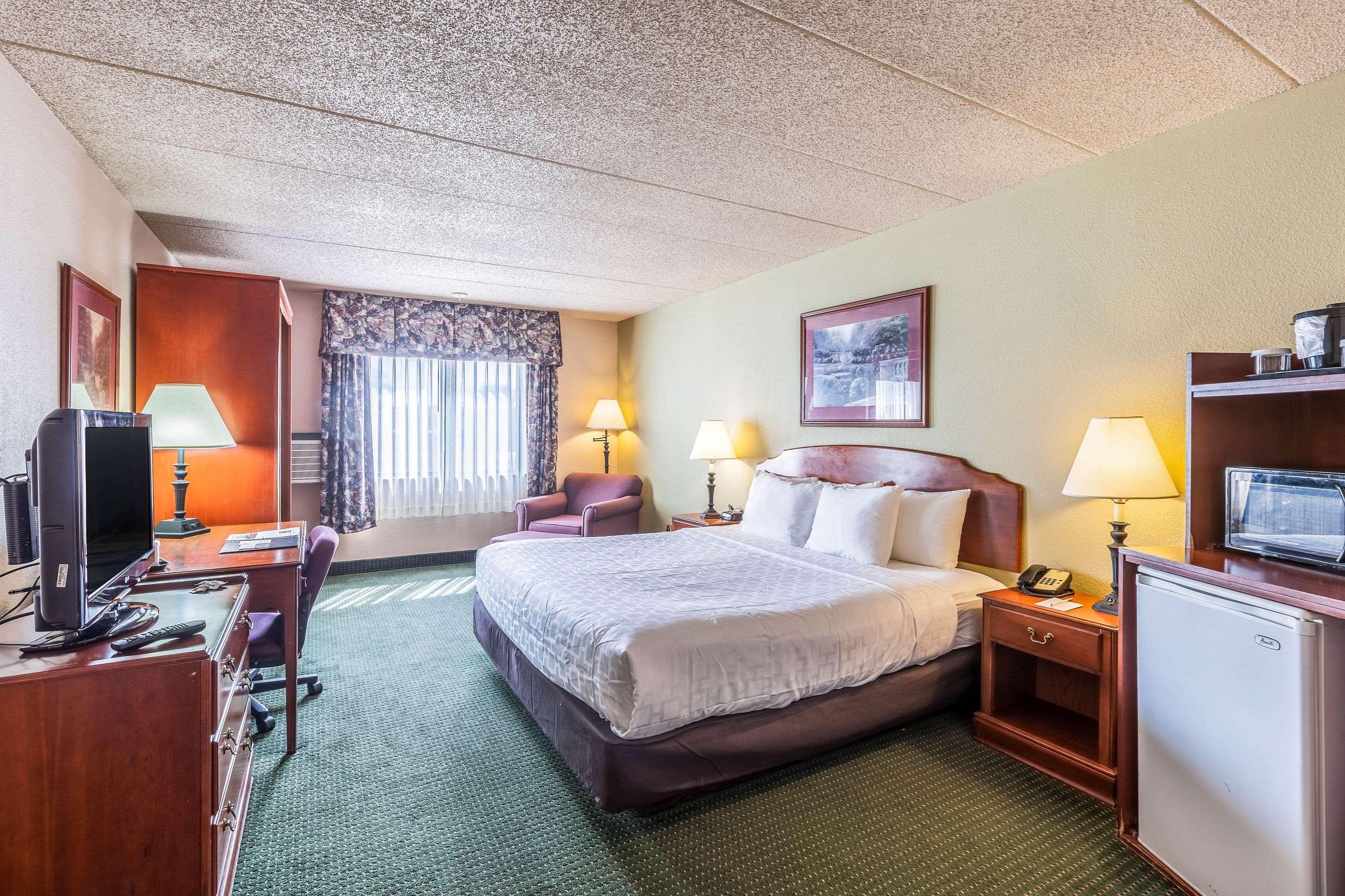 Americinn & Suites By Wyndham Baraboo Event Center מראה חיצוני תמונה