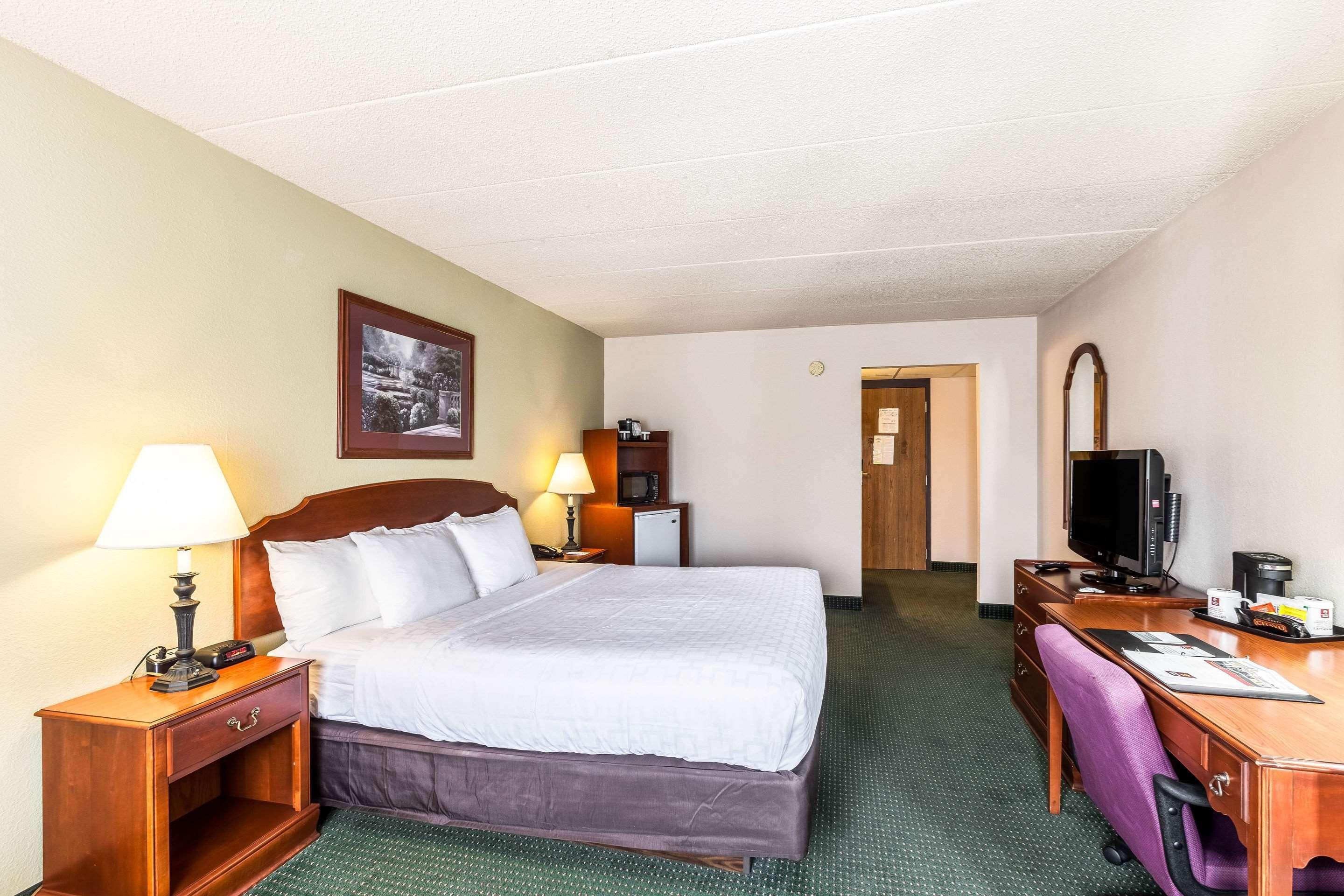 Americinn & Suites By Wyndham Baraboo Event Center מראה חיצוני תמונה