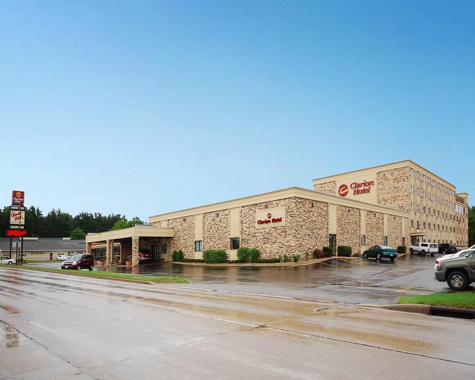 Americinn & Suites By Wyndham Baraboo Event Center מראה חיצוני תמונה