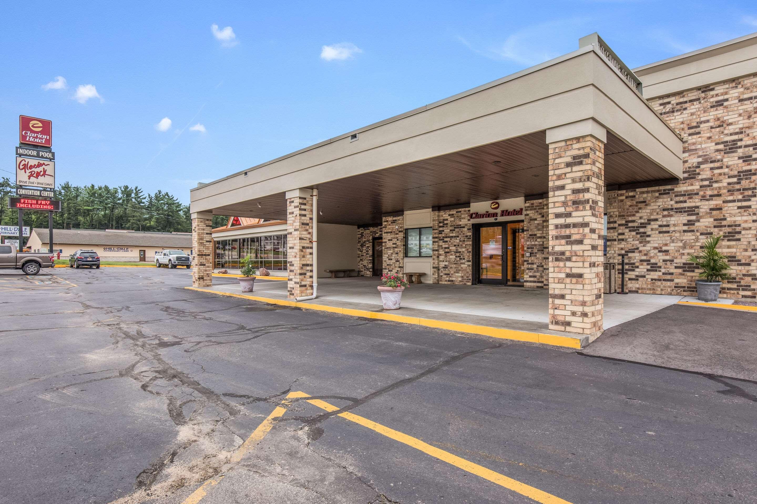 Americinn & Suites By Wyndham Baraboo Event Center מראה חיצוני תמונה