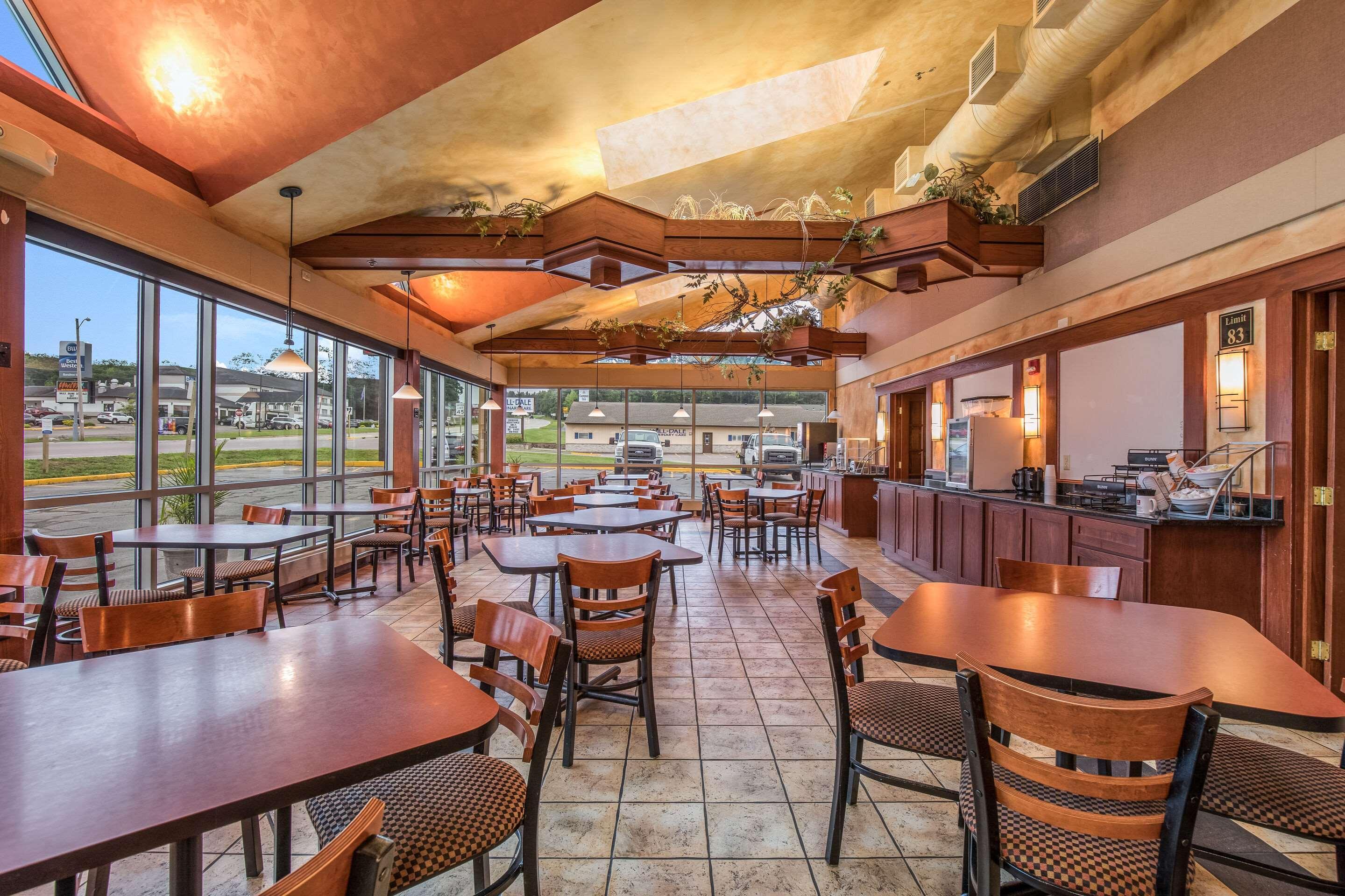 Americinn & Suites By Wyndham Baraboo Event Center מראה חיצוני תמונה