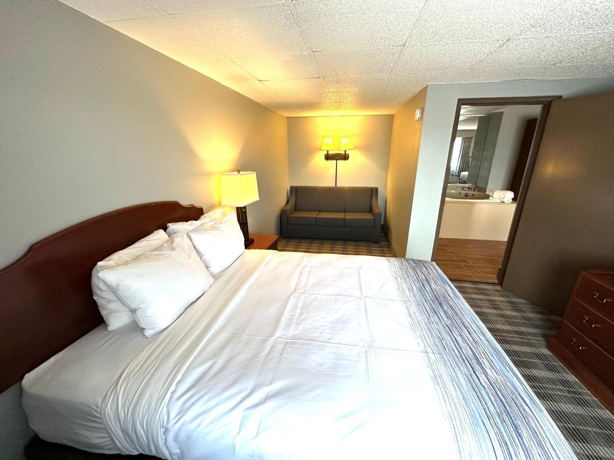 Americinn & Suites By Wyndham Baraboo Event Center מראה חיצוני תמונה