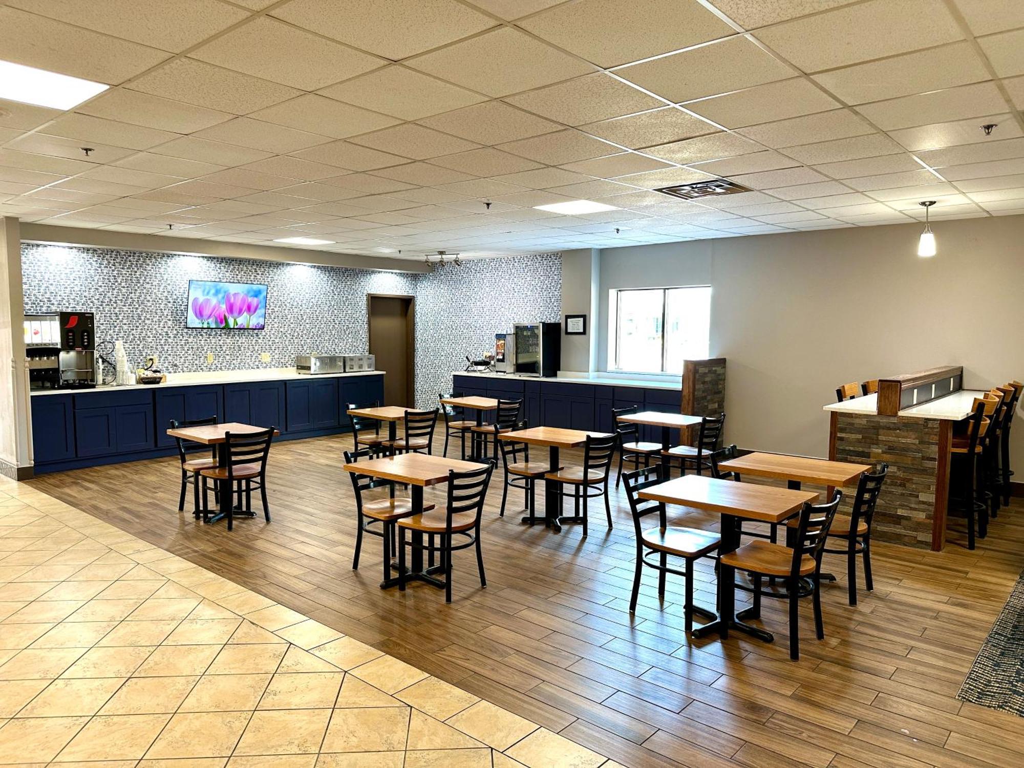 Americinn & Suites By Wyndham Baraboo Event Center מראה חיצוני תמונה