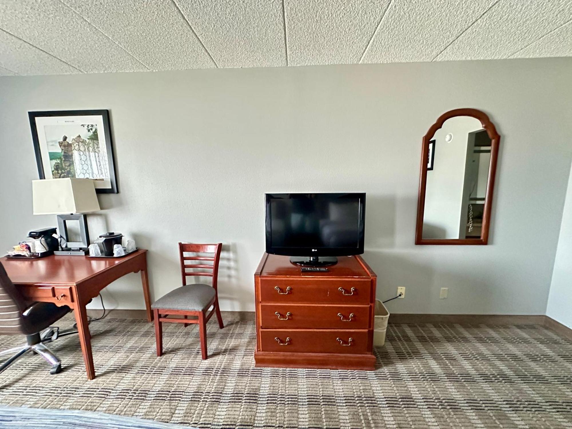 Americinn & Suites By Wyndham Baraboo Event Center מראה חיצוני תמונה