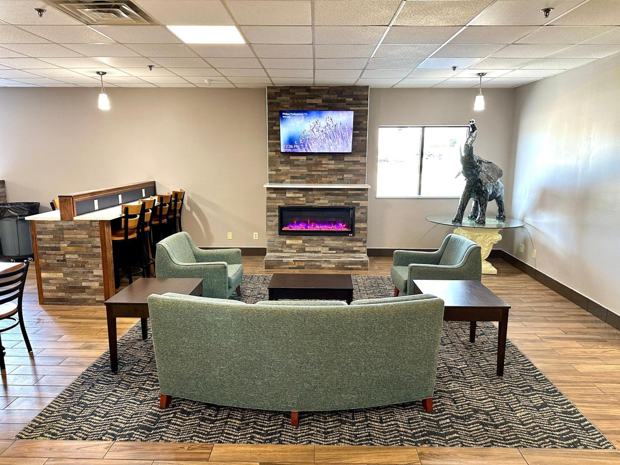 Americinn & Suites By Wyndham Baraboo Event Center מראה חיצוני תמונה