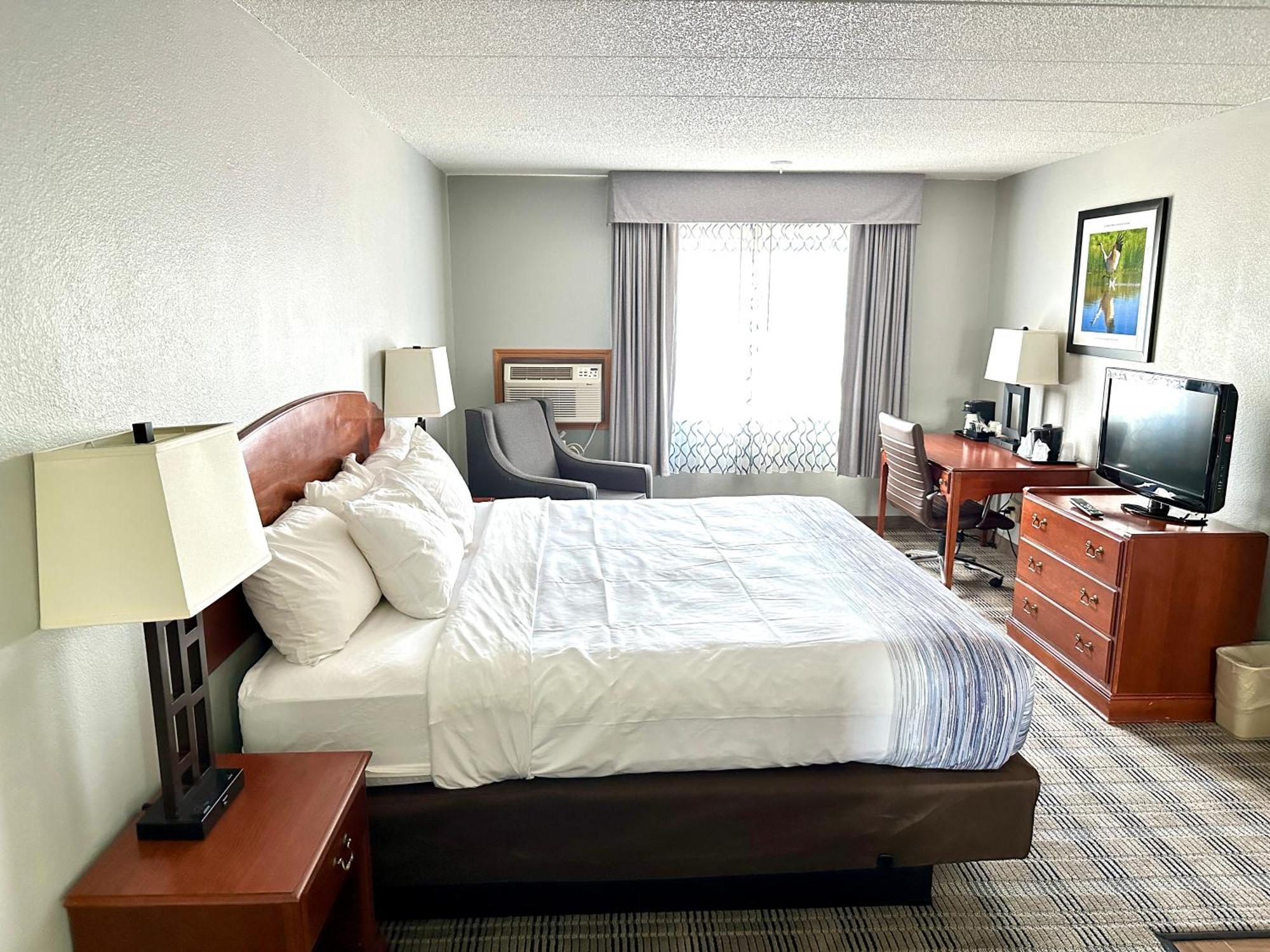 Americinn & Suites By Wyndham Baraboo Event Center מראה חיצוני תמונה