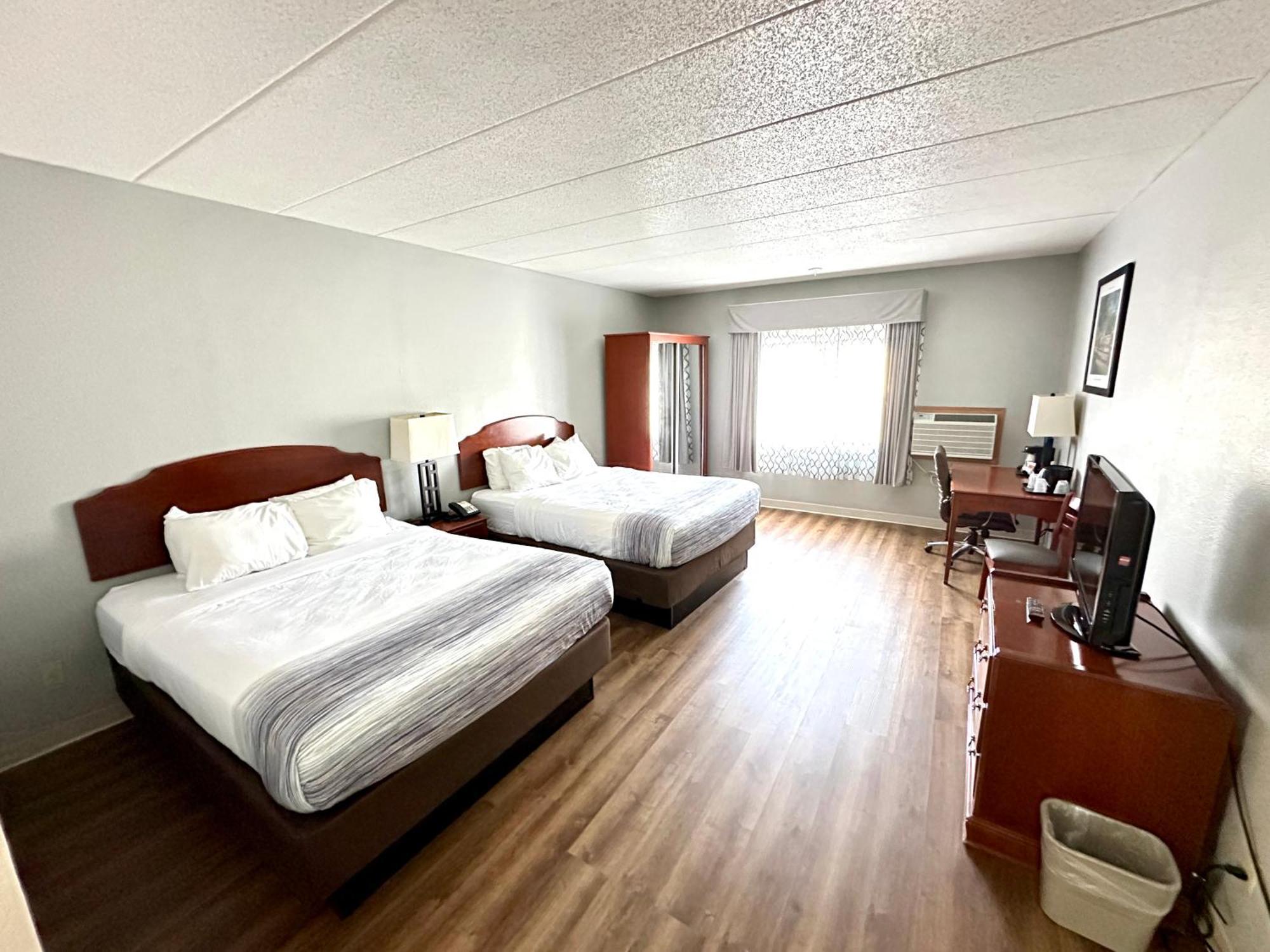 Americinn & Suites By Wyndham Baraboo Event Center מראה חיצוני תמונה