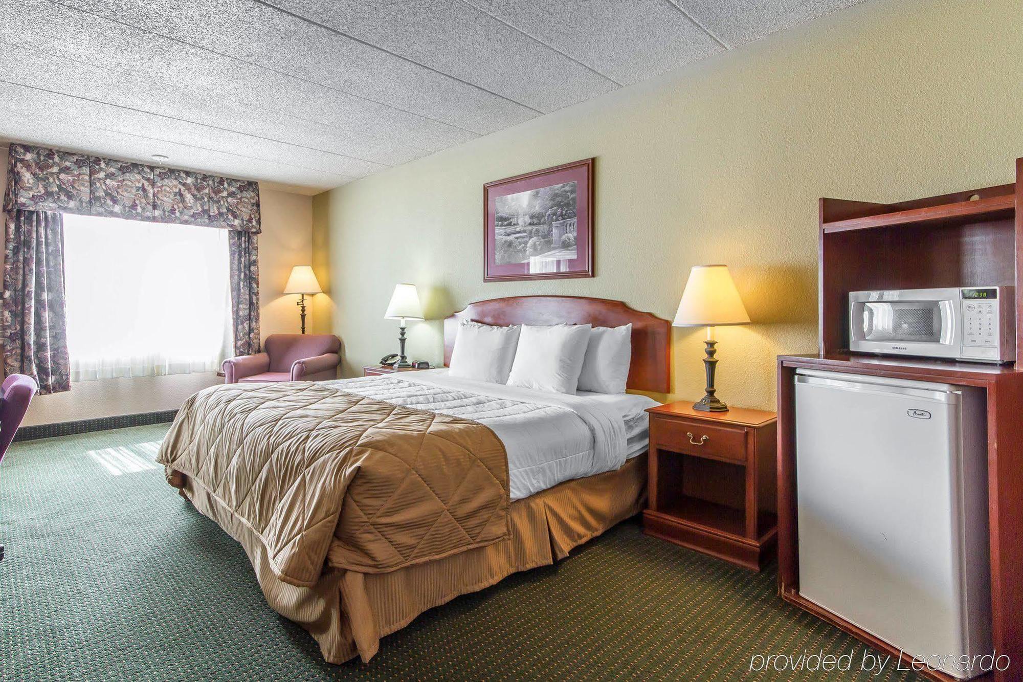 Americinn & Suites By Wyndham Baraboo Event Center מראה חיצוני תמונה