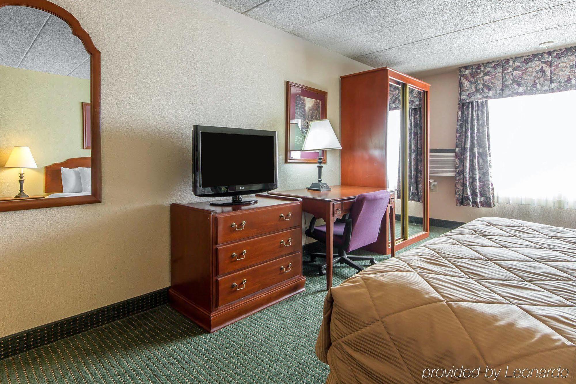 Americinn & Suites By Wyndham Baraboo Event Center מראה חיצוני תמונה