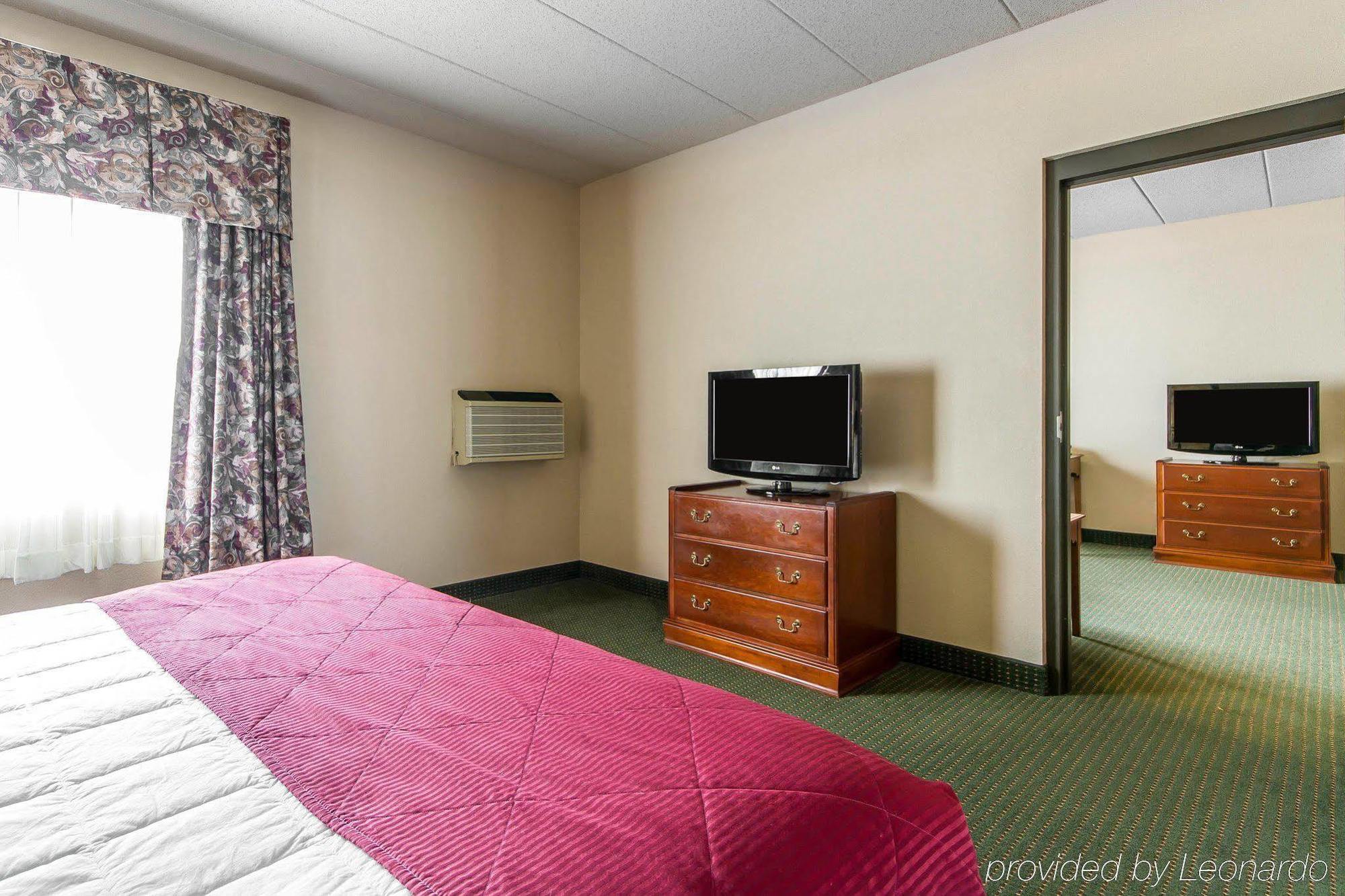Americinn & Suites By Wyndham Baraboo Event Center מראה חיצוני תמונה