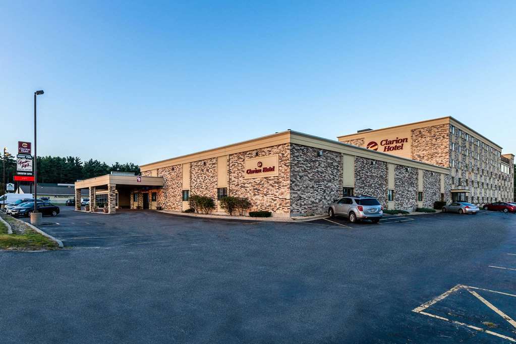 Americinn & Suites By Wyndham Baraboo Event Center מראה חיצוני תמונה